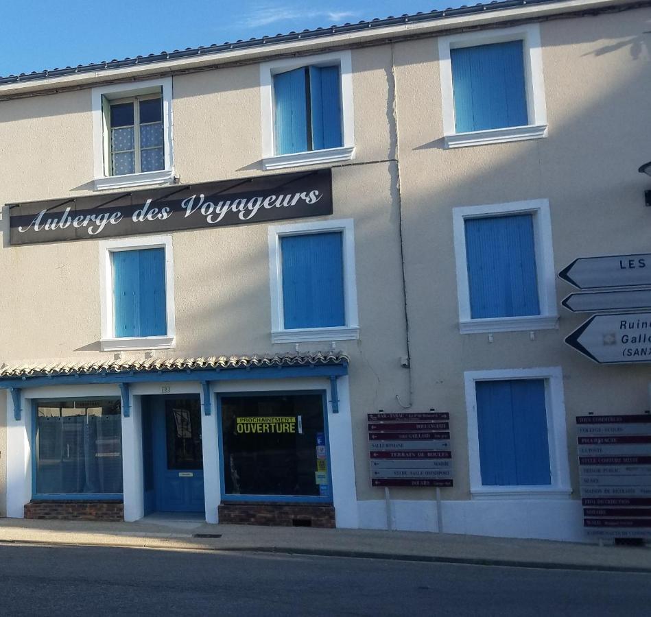 L'Auberge Des Voyageurs Ménigoute Buitenkant foto